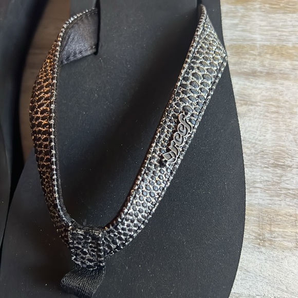 REEF cushion sandals black glitter straps - size 7 - Picture 2 of 7
